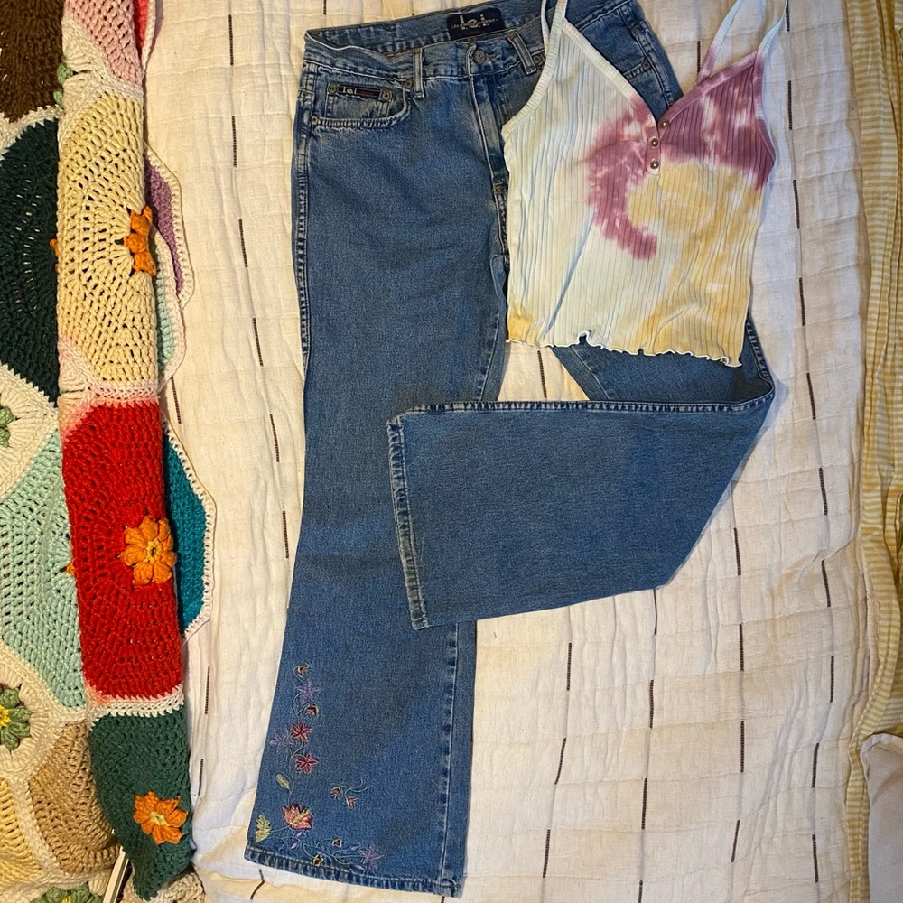 Rare! Vintage Y2K LEI low rise embroidered flares